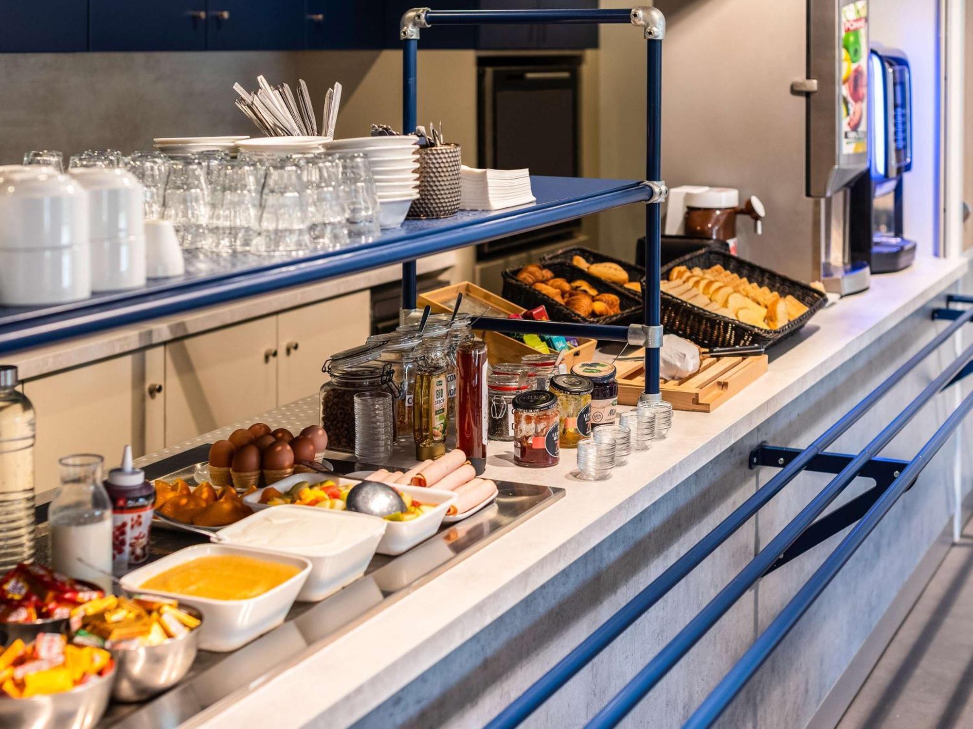 Ibis Budget Villefranche Limas Ngoại thất bức ảnh