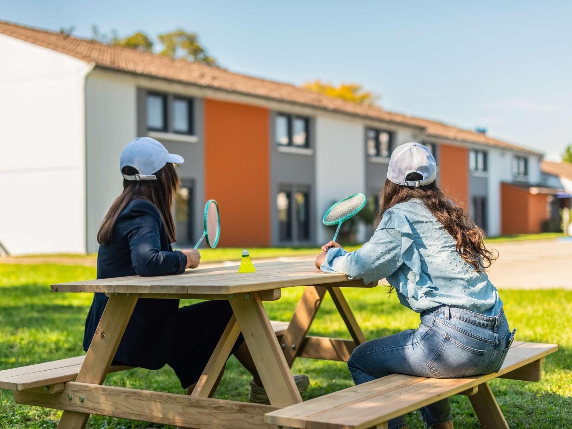 Ibis Budget Villefranche Limas Ngoại thất bức ảnh