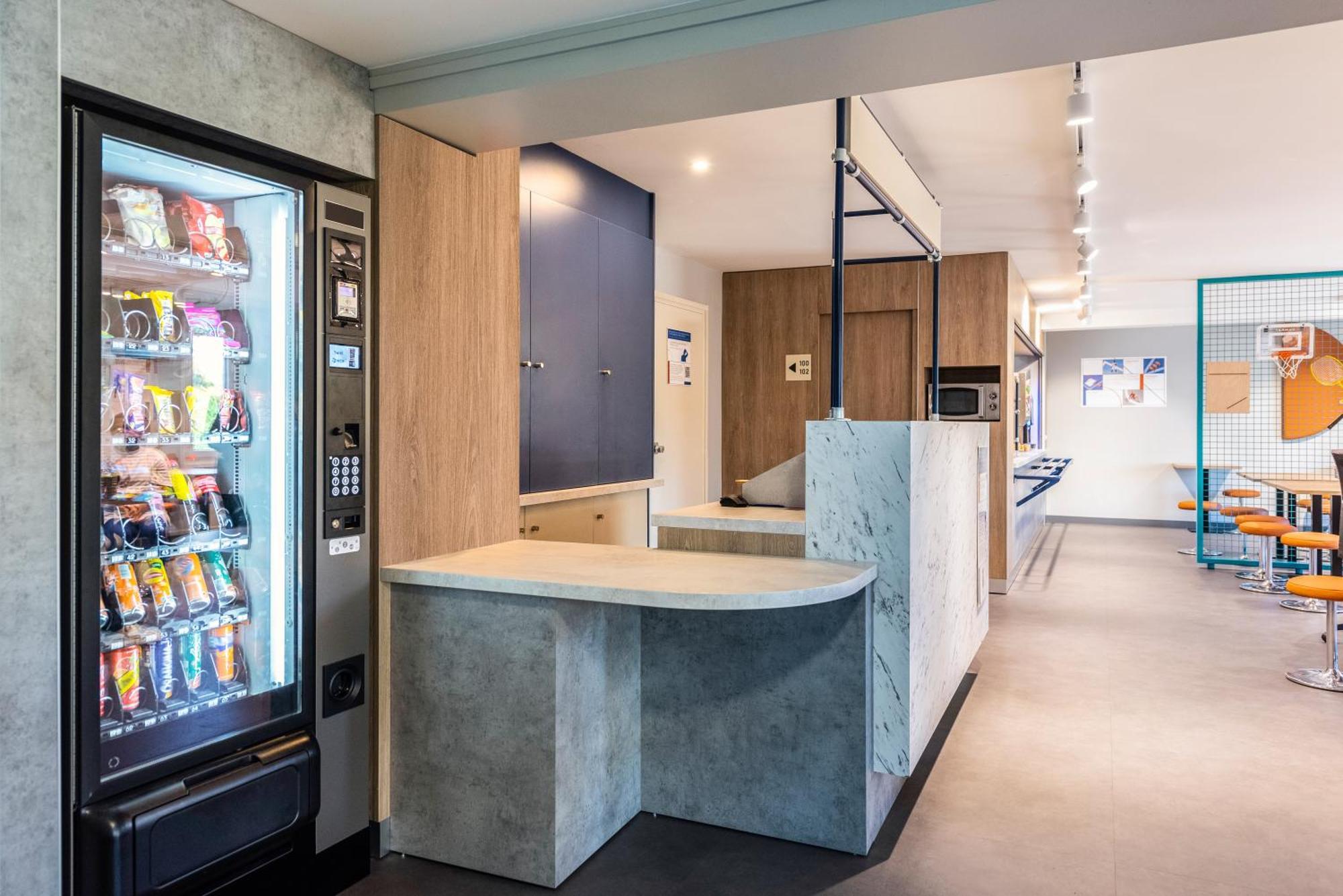 Ibis Budget Villefranche Limas Ngoại thất bức ảnh