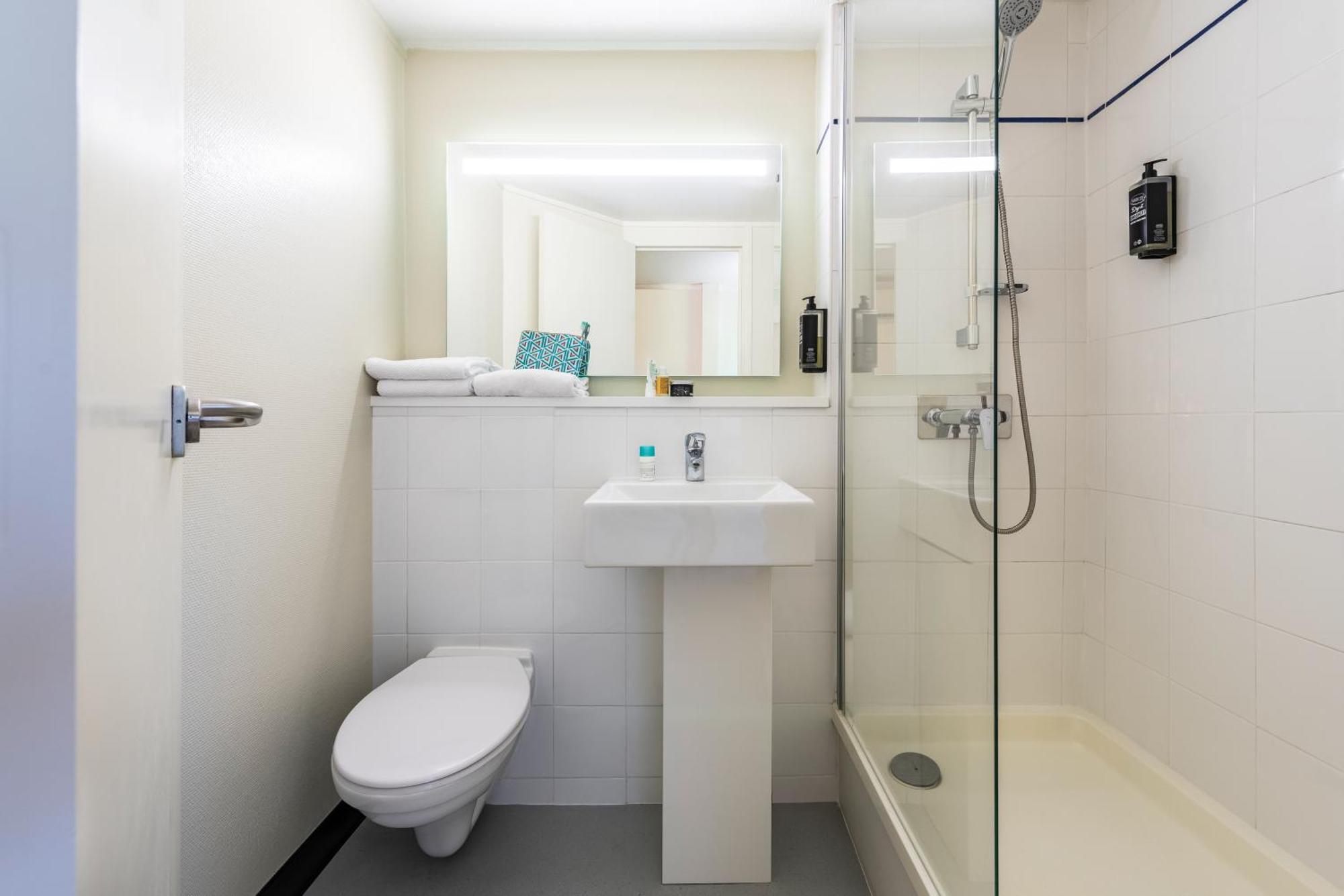 Ibis Budget Villefranche Limas Ngoại thất bức ảnh