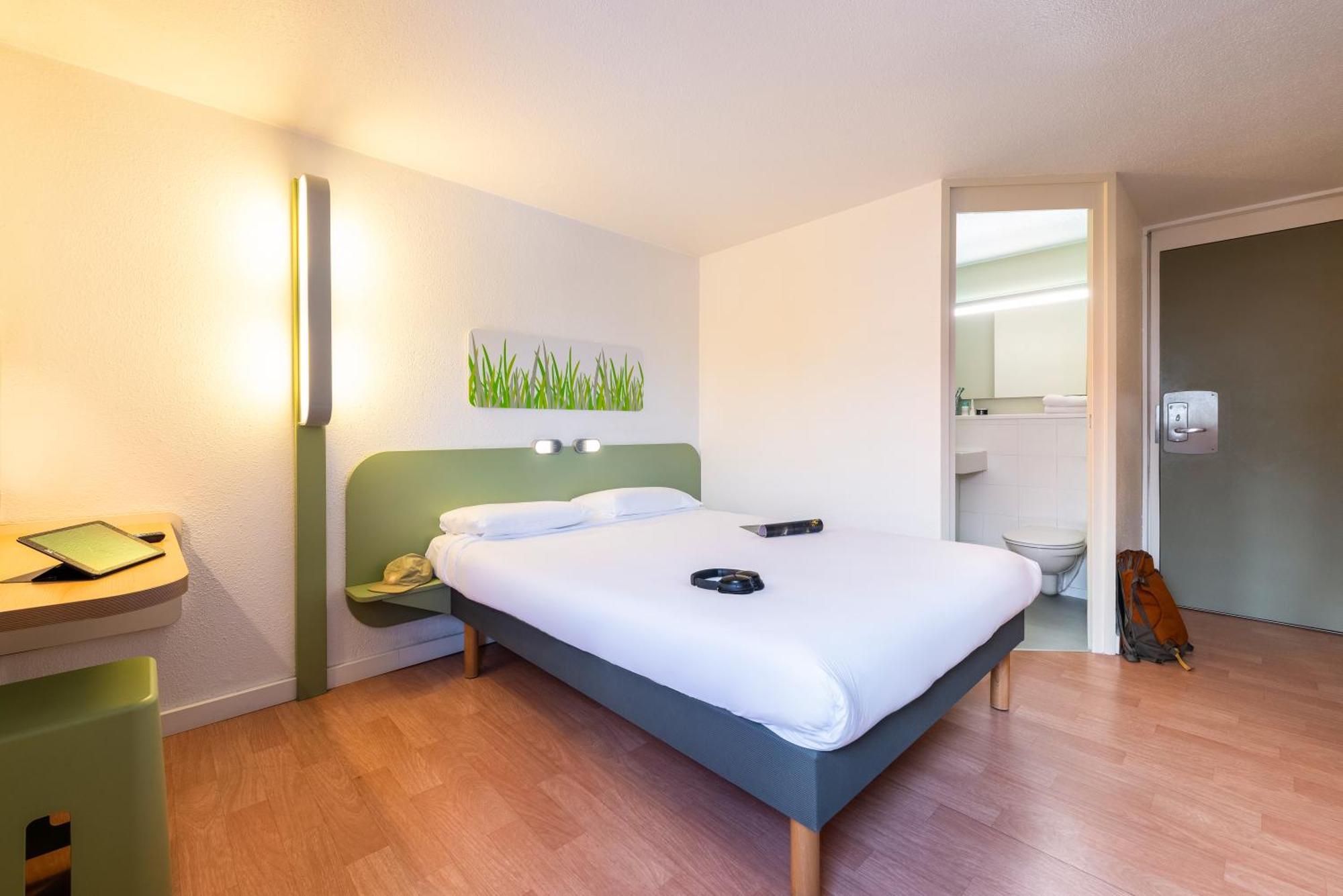 Ibis Budget Villefranche Limas Ngoại thất bức ảnh